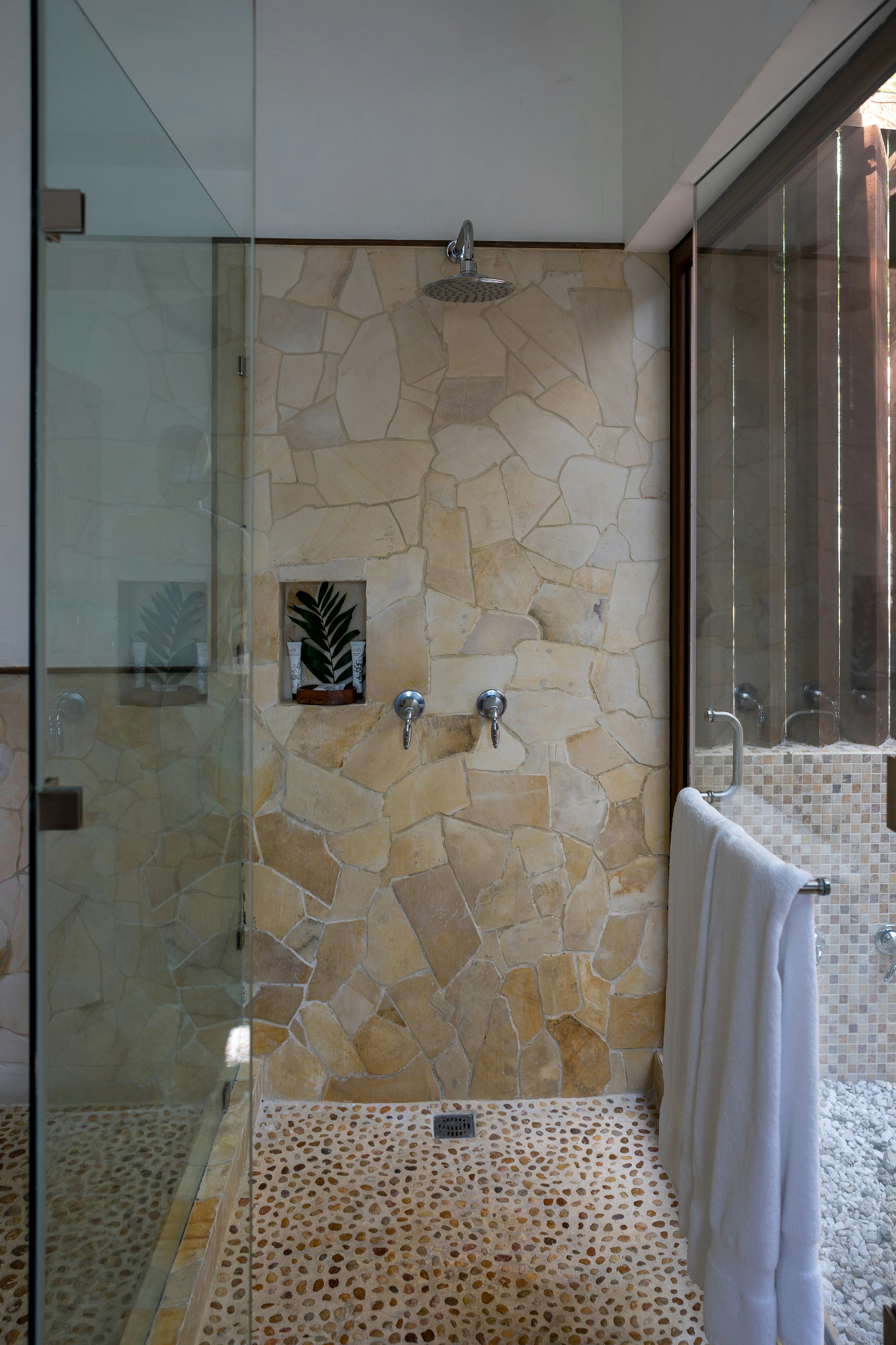 Lake Breeze Suite King - Bathroom