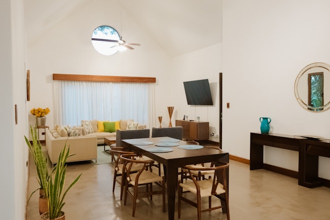 Villa Retreat - Dining Area