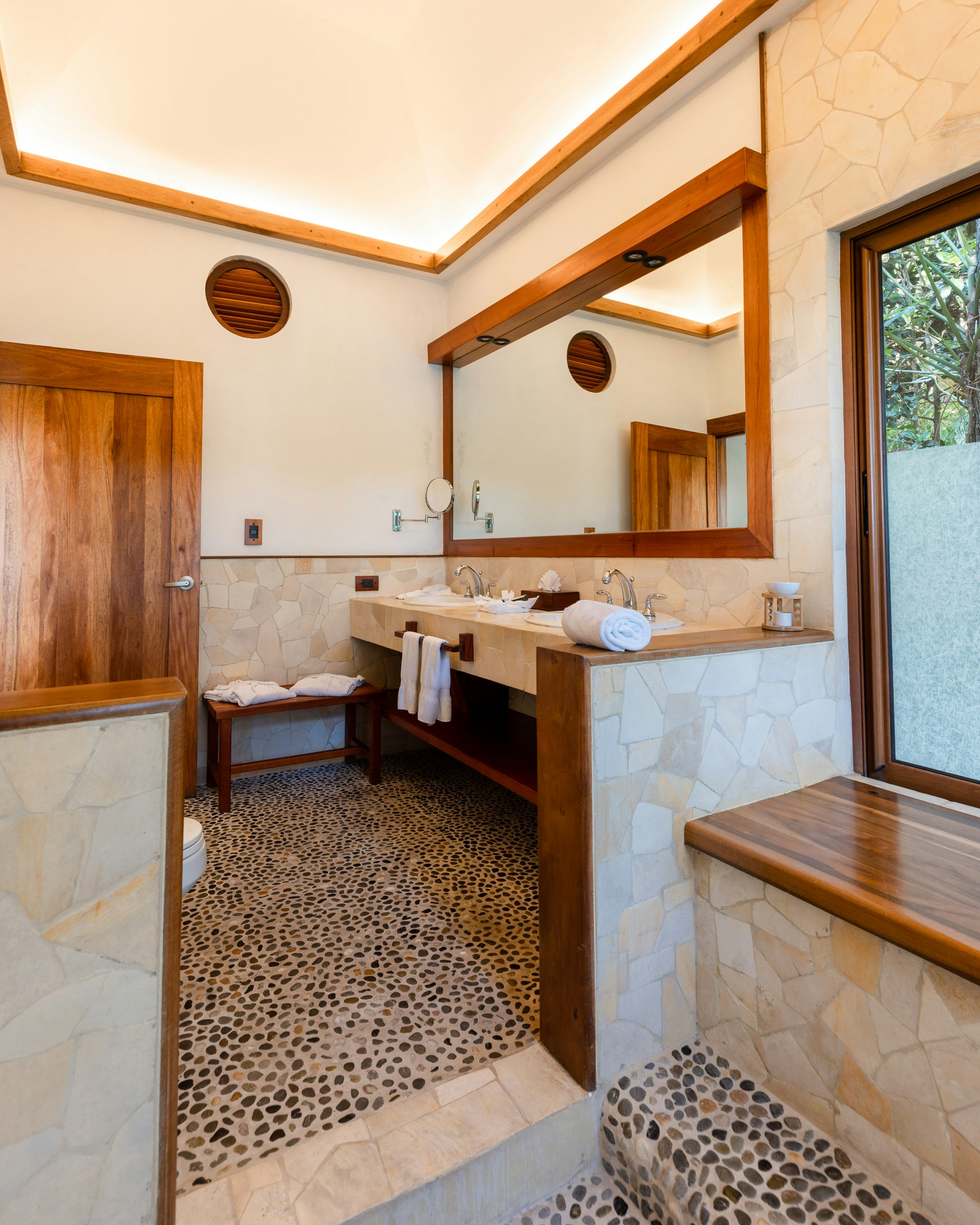 Lake View Junior Suite King - Bathroom