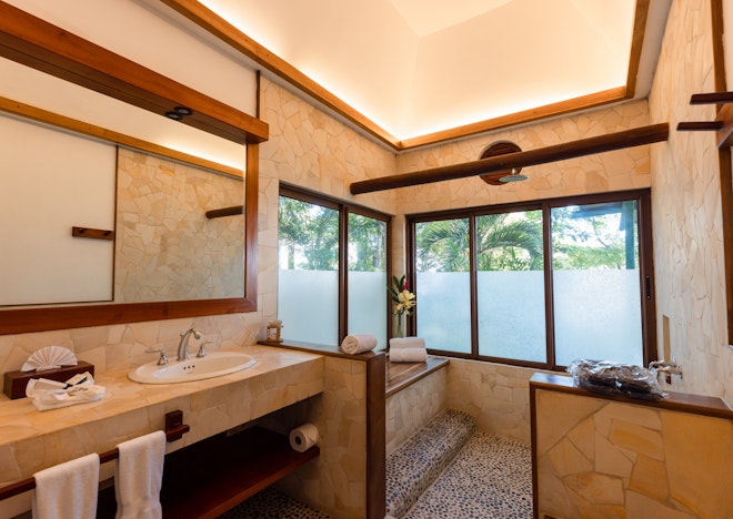 Lake View Junior Suite King - Bathroom