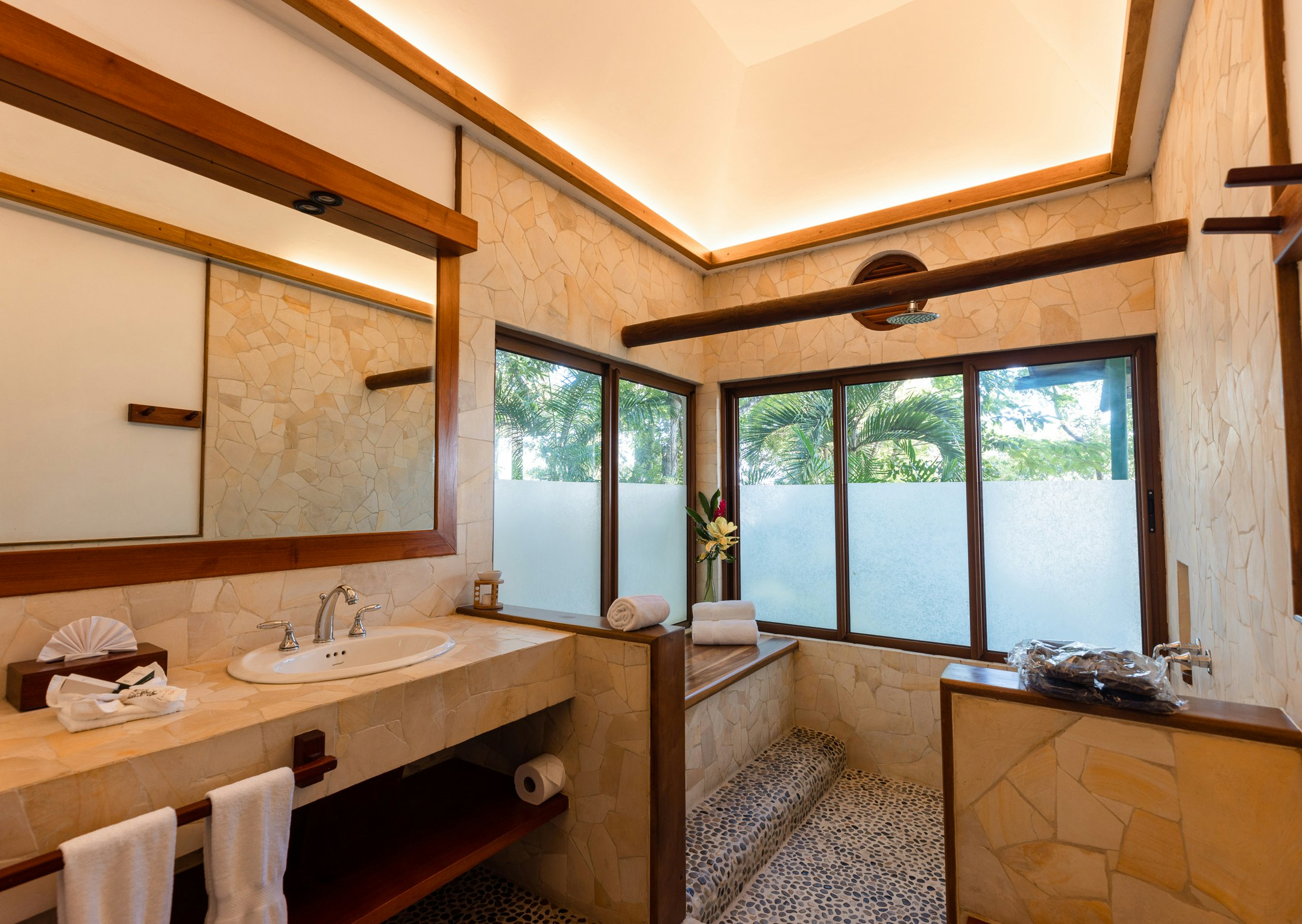 Lake View Junior Suite King - Bathroom