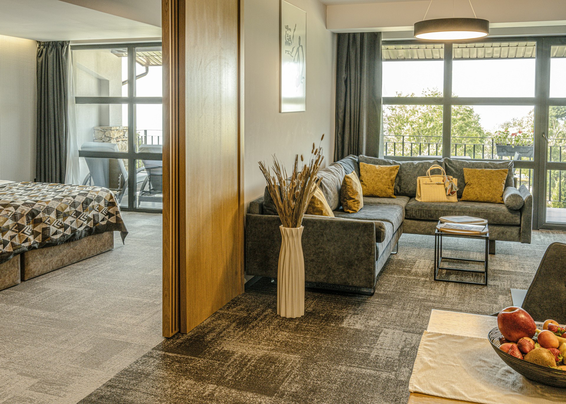 One Bedroom Suite Sea View - Living Area