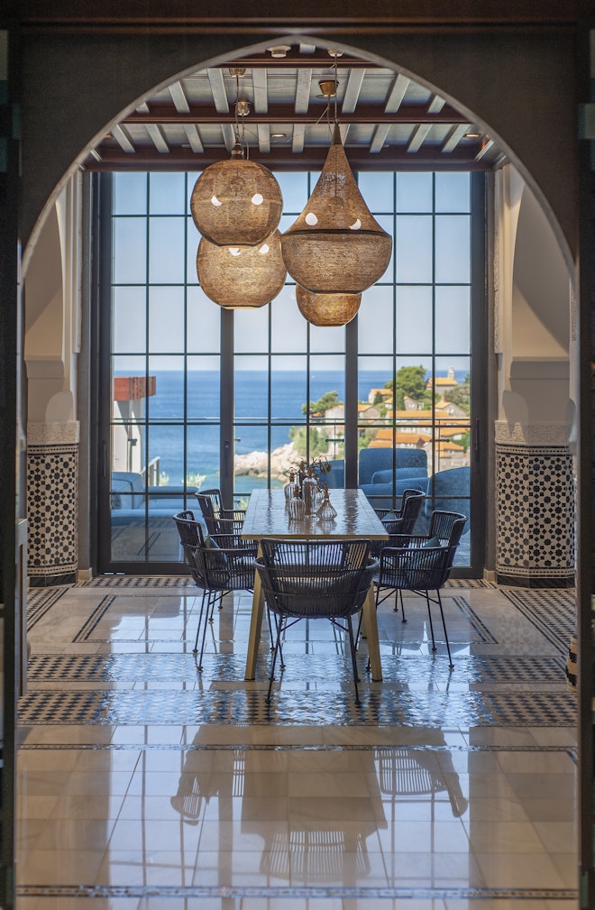 Salma Suite Dining Area
