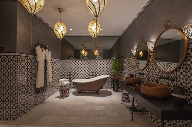 Salma Suite Bathroom