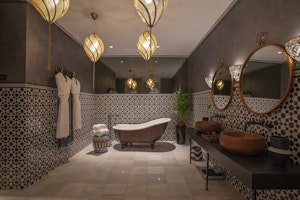 Salma Suite Bathroom