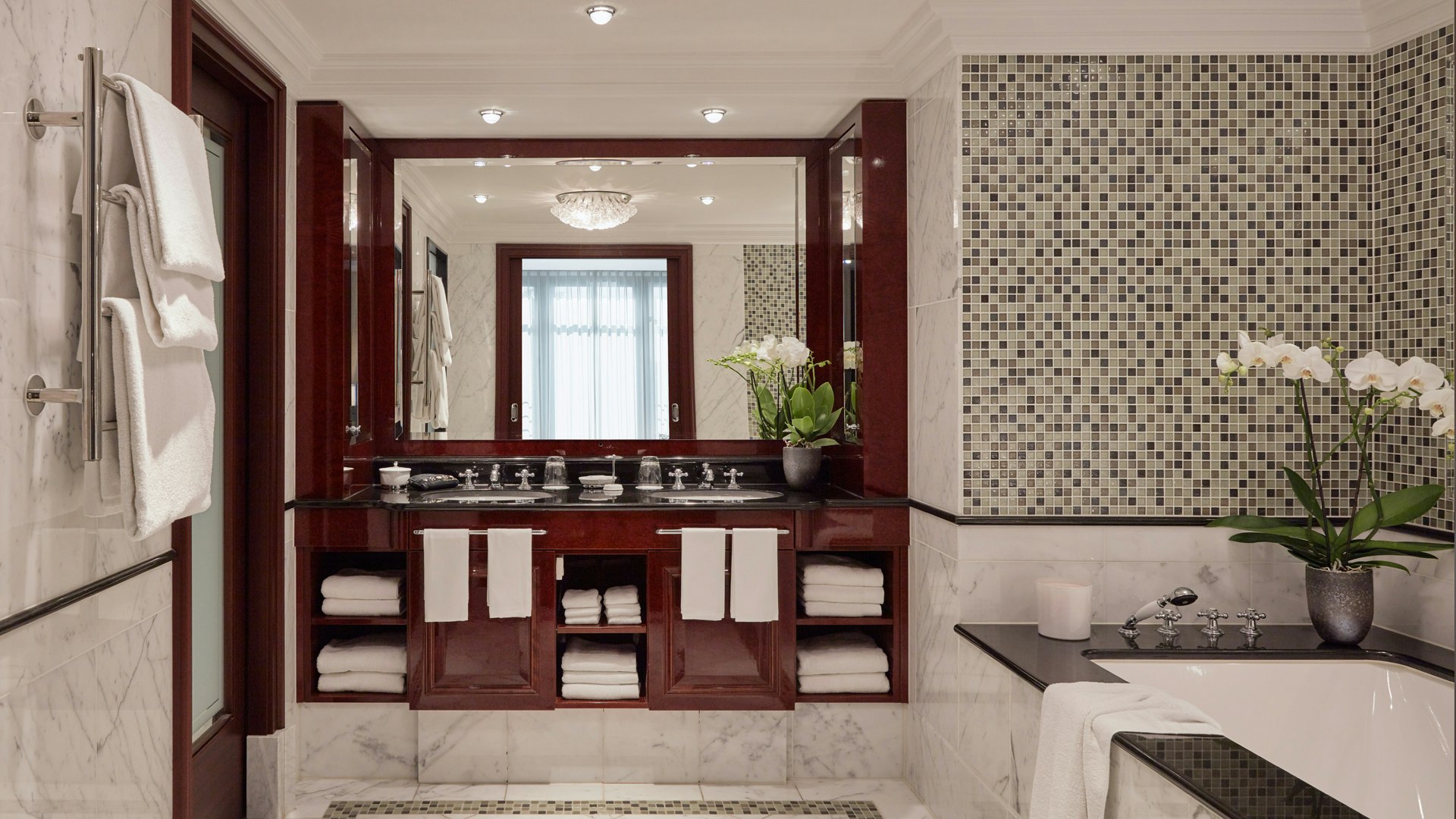 Grand Suite Bathroom Breidenbacher Hof