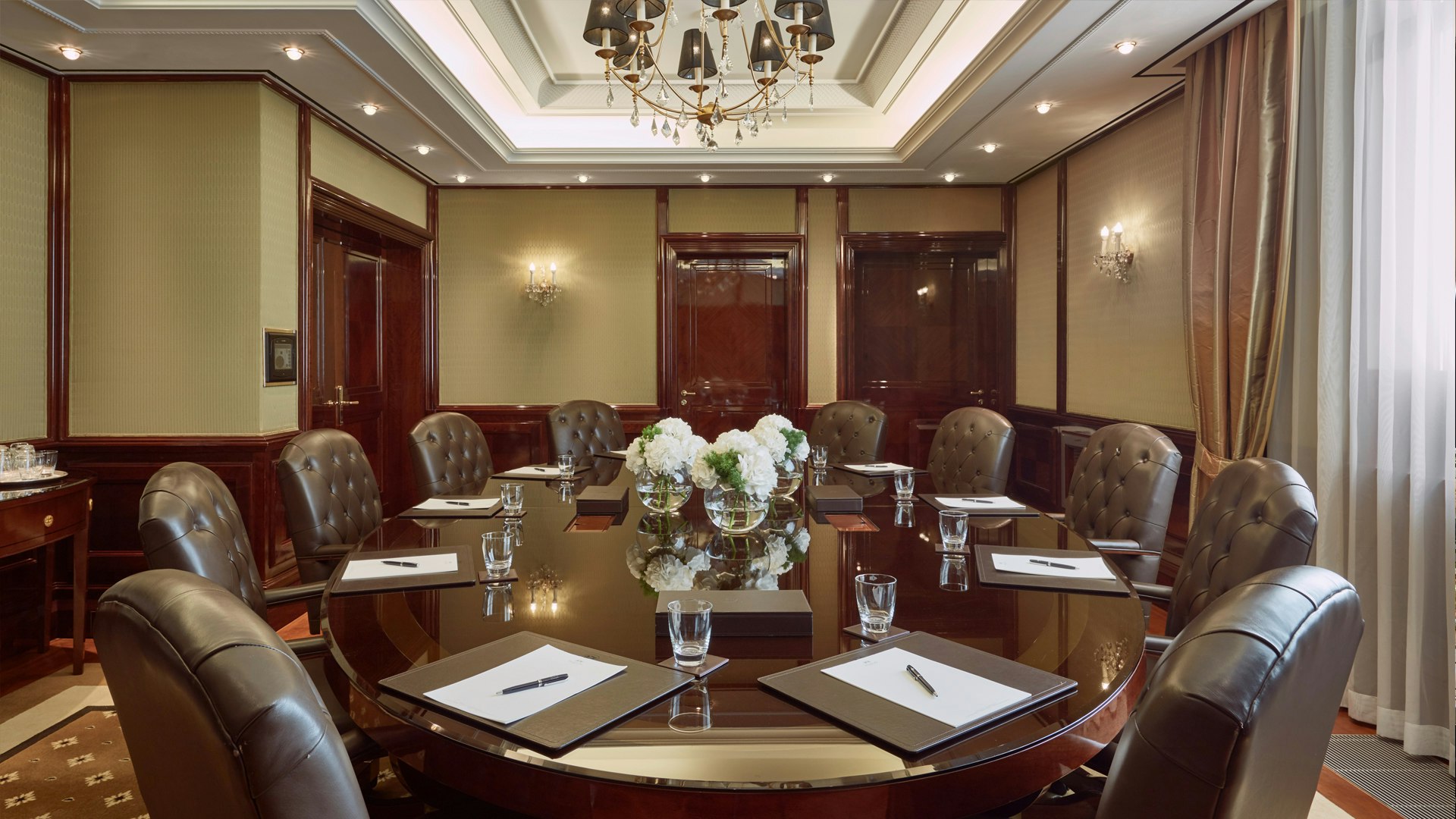 Meeting Venue K_ Suite Boardroom Breidenbacher Hof