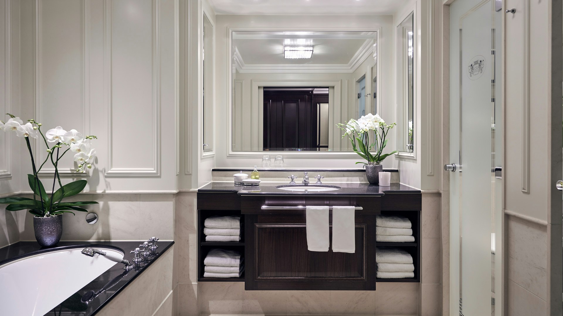 Bathroom View Breidenbacher