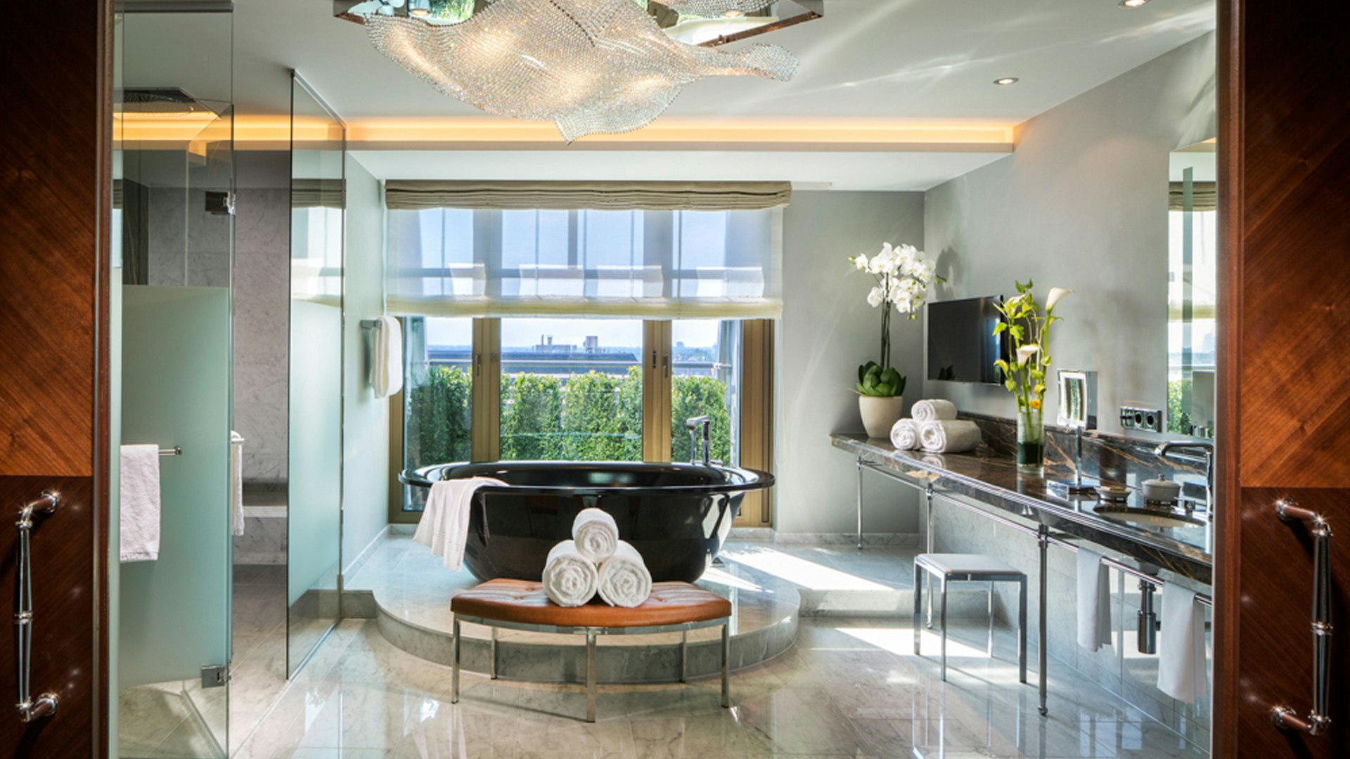 Royal Suite Bathroom Breidenbacher Hof