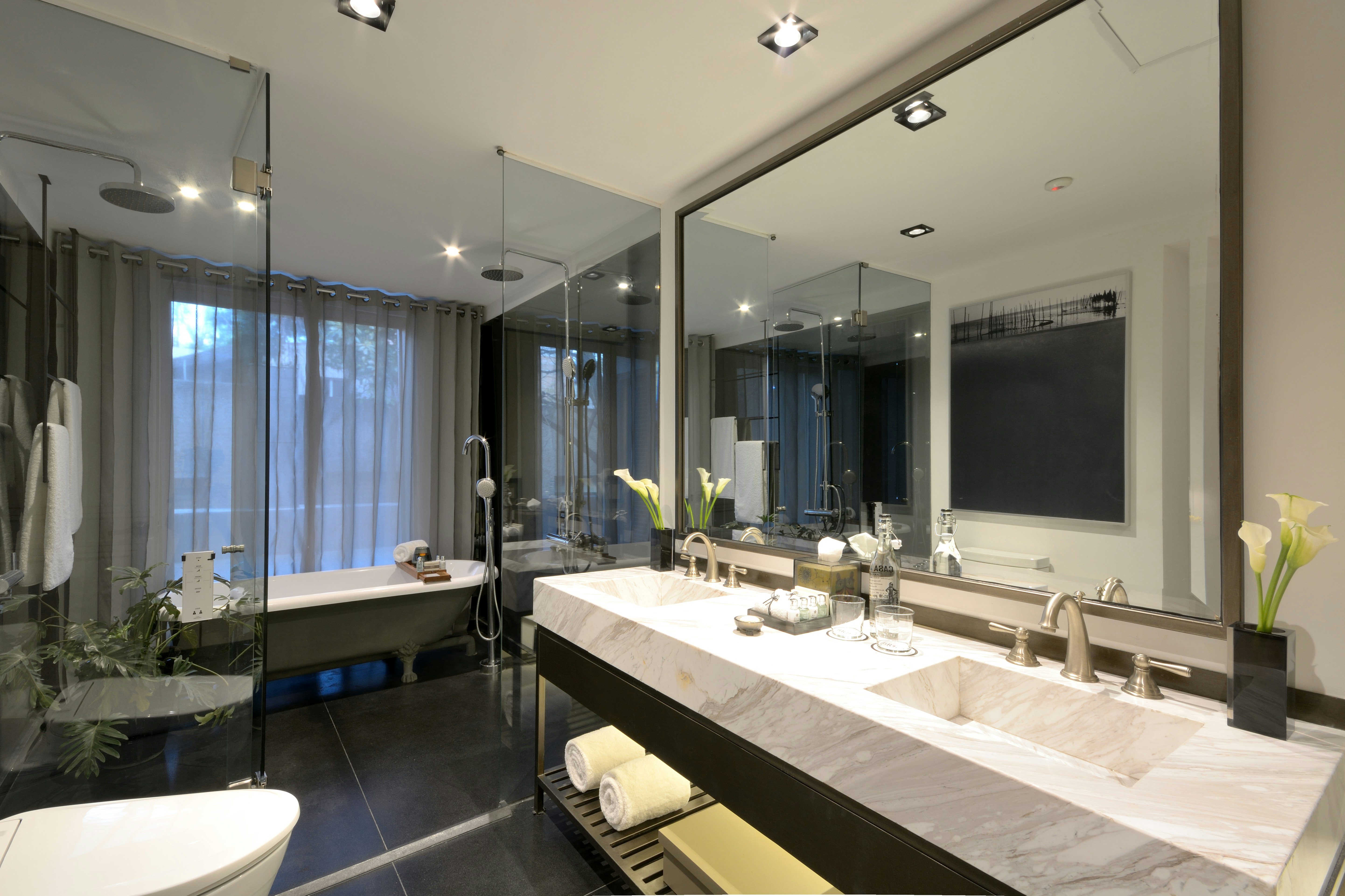 Junior Suite Bathroom