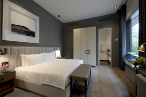Signature Suite