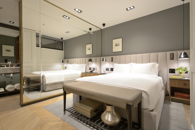 Superior Room with Queen Bed