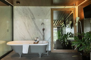Rooftop Suite Bathroom