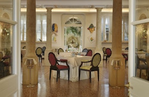 Amist_ Restaurant