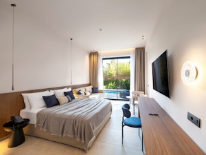 SUITE SHARING POOL