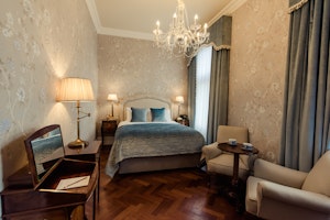 Superior Manor House Bedroom