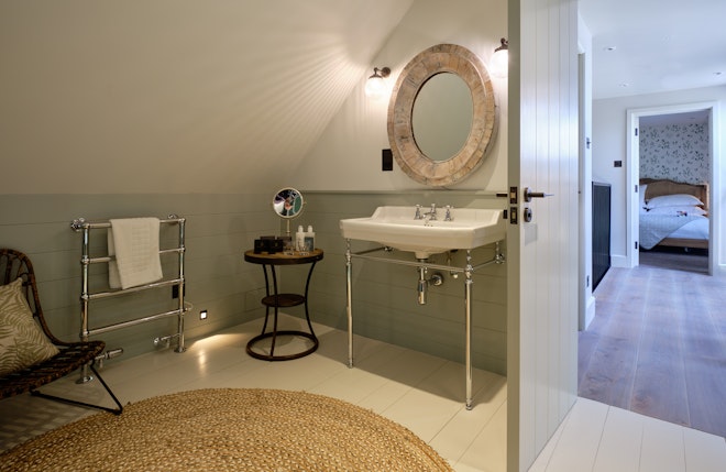 Barnsley Cottage - Bathroom