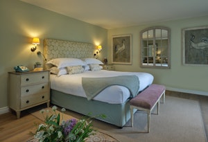 Generous Family Room - Westonbirt Suite