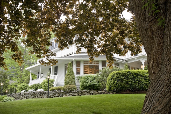 Camden Harbour Inn Front
