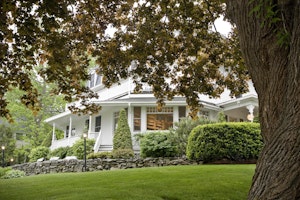 Camden Harbour Inn Front