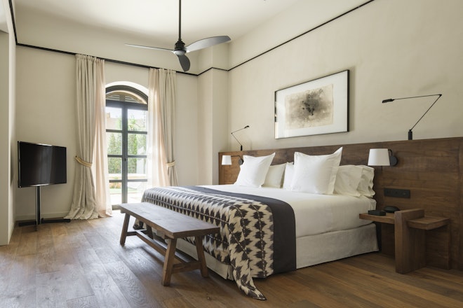 Pool Suite - Bedroom