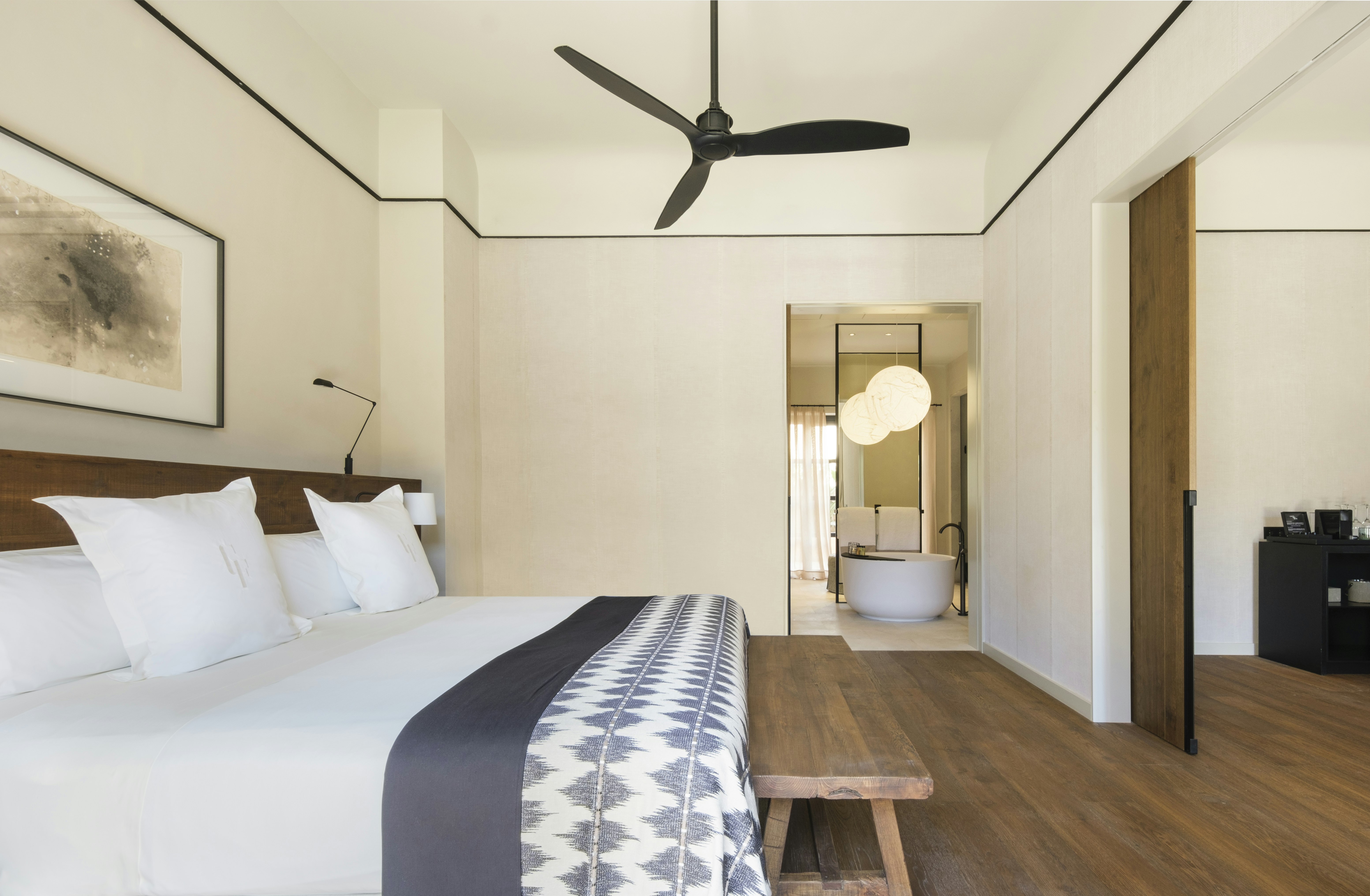 Pool Suite - Bedroom