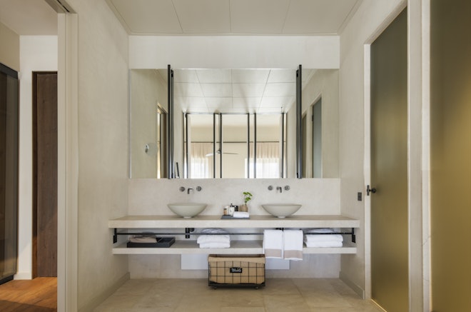 Junior Suite - Bathroom
