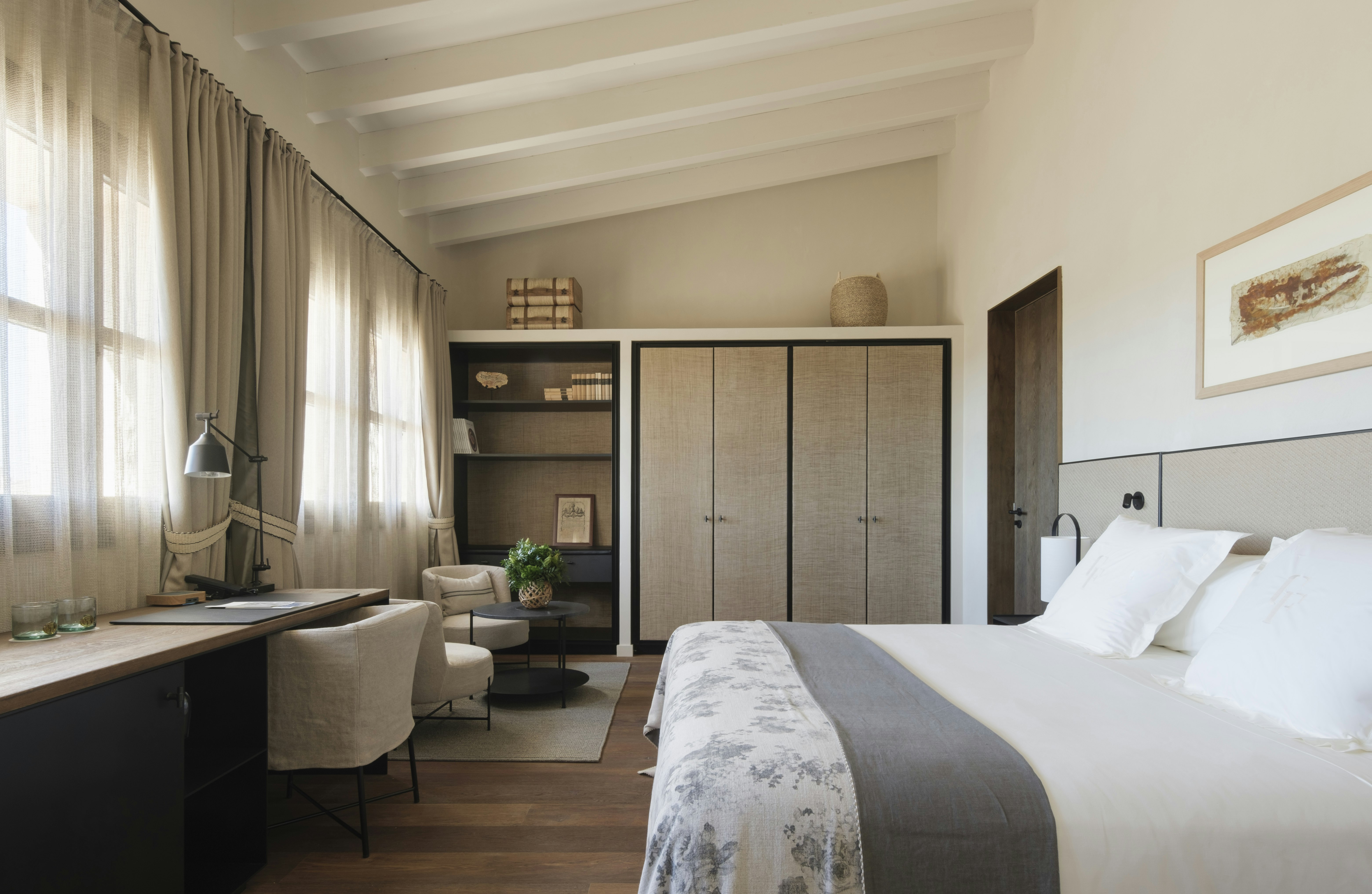 Deluxe Room - Bedroom