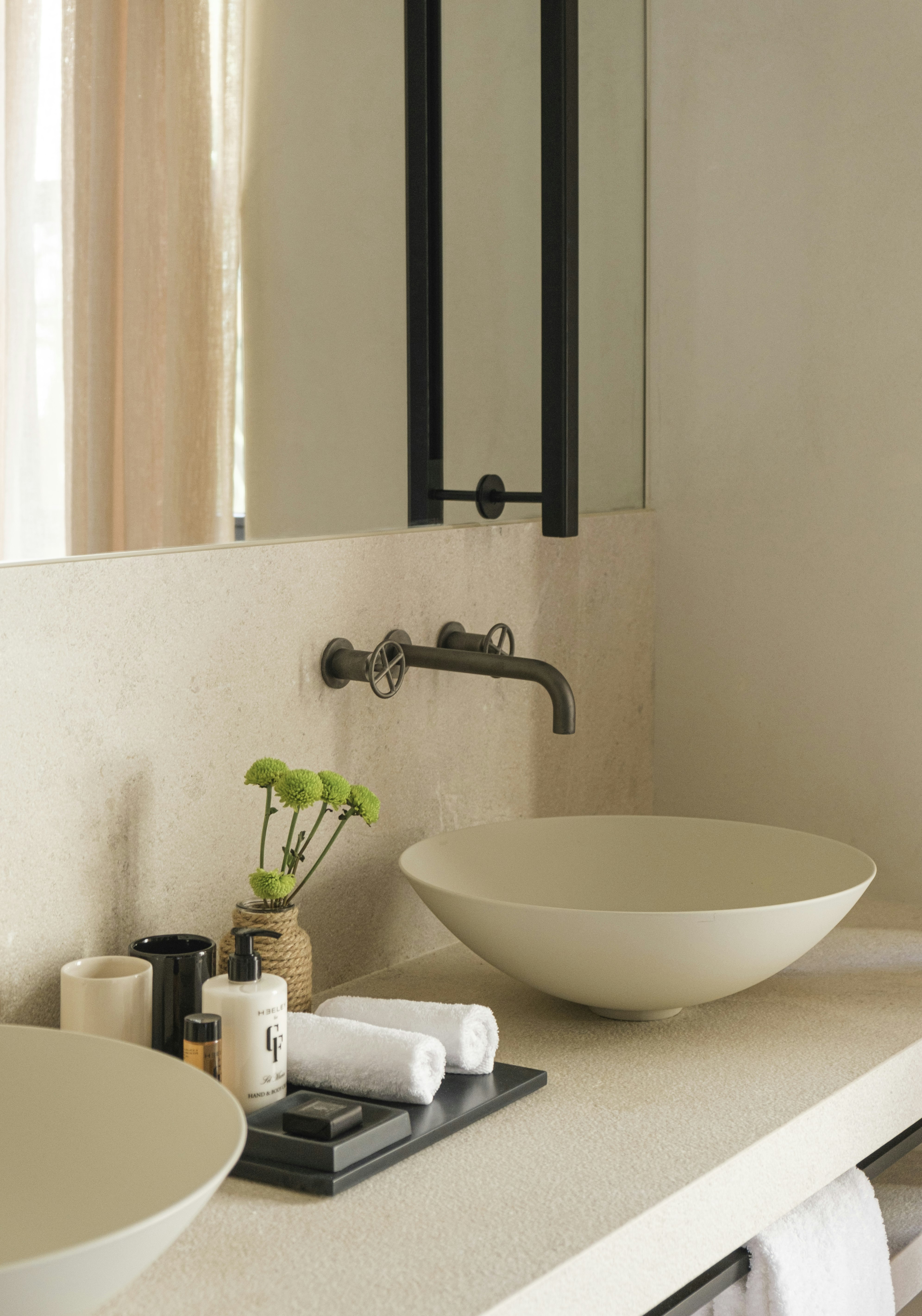 Pool Suite - Details