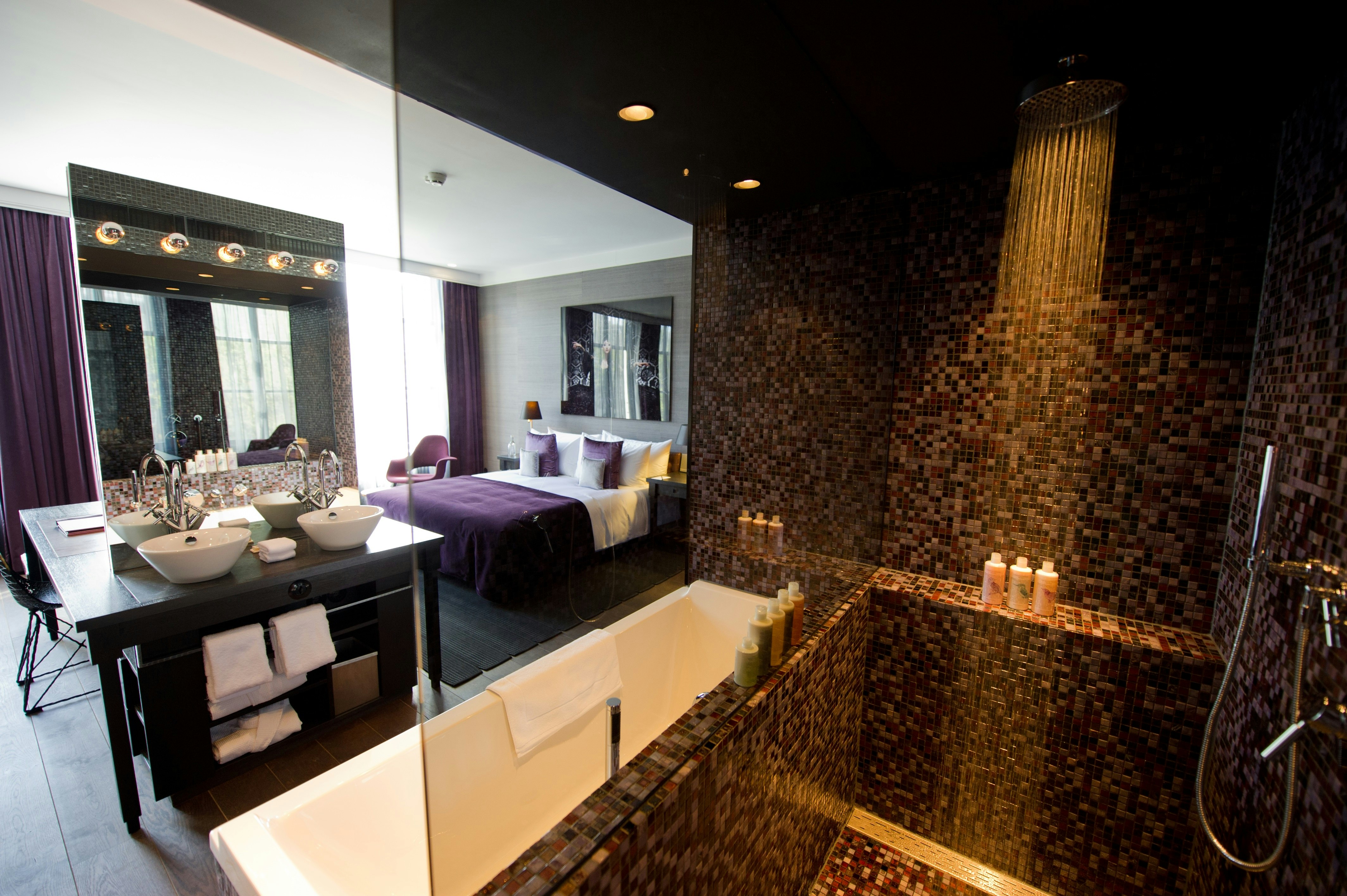 Ouutsanding Room Canal View