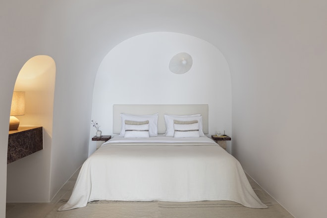 Senior Suite with Plunge Pool - Bedroom