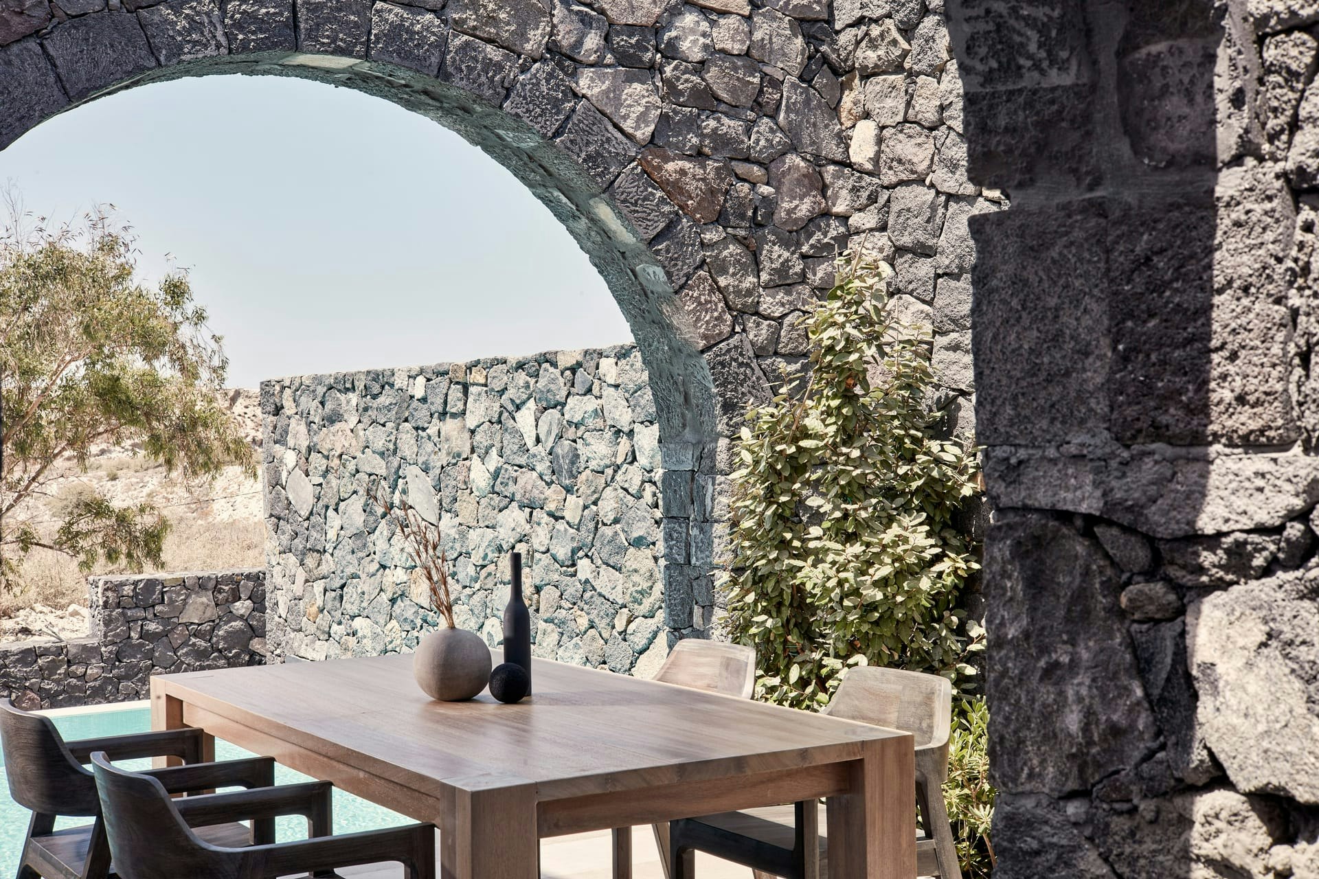 Two Bedroom Pool Suite - Outdoor Dining Area