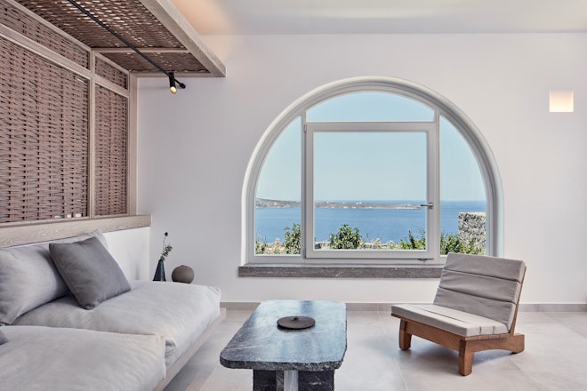 Honeymoon Suite with Plunge Pool - Living Area