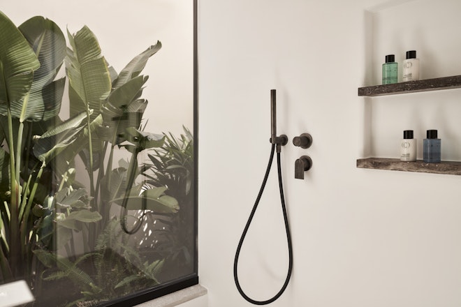 Hideaway Pool Suite - Shower