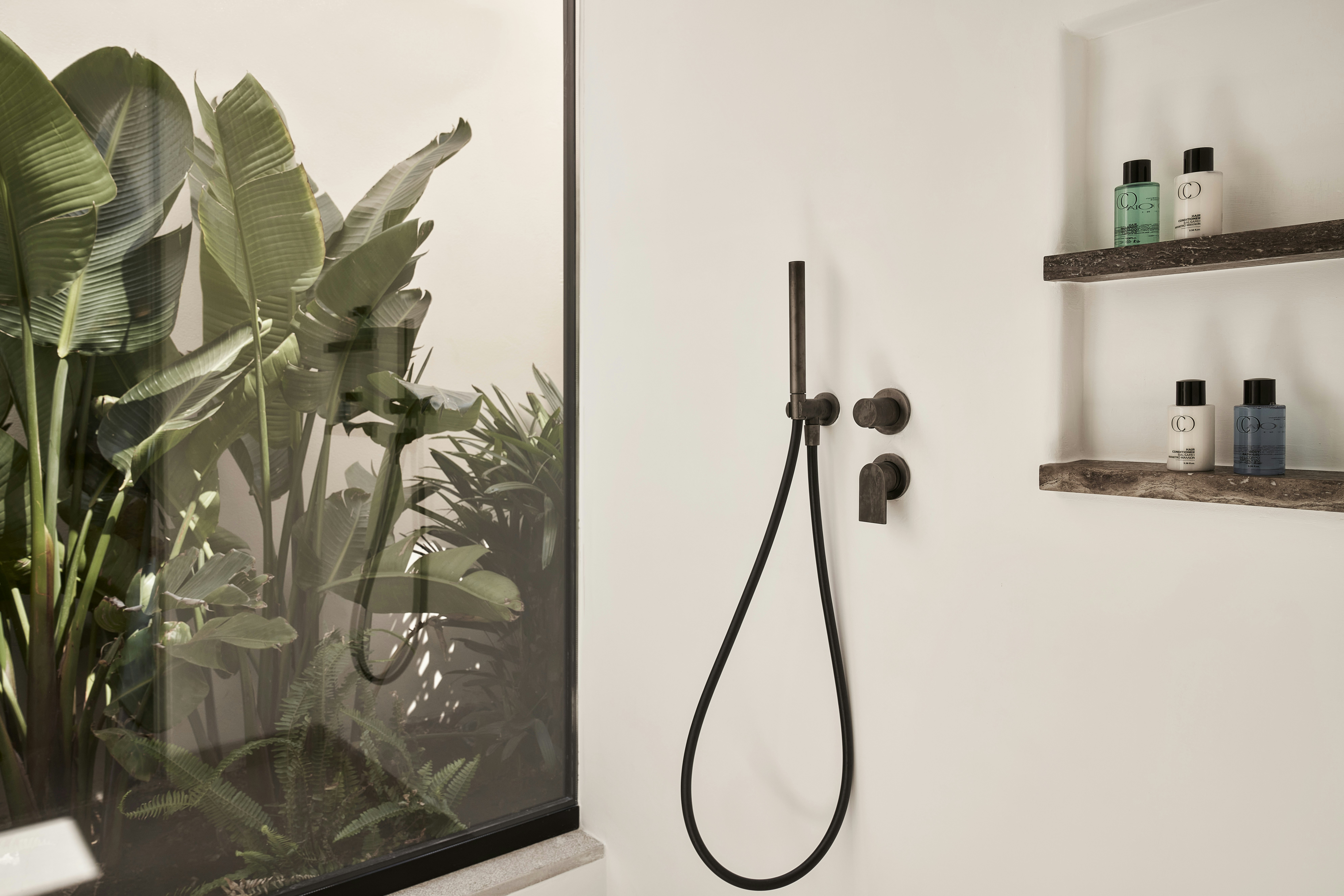 Hideaway Pool Suite - Shower