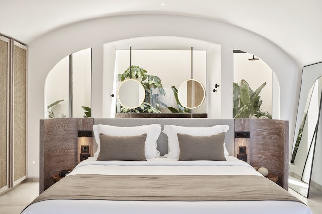 Hideaway Pool Suite - Bedroom