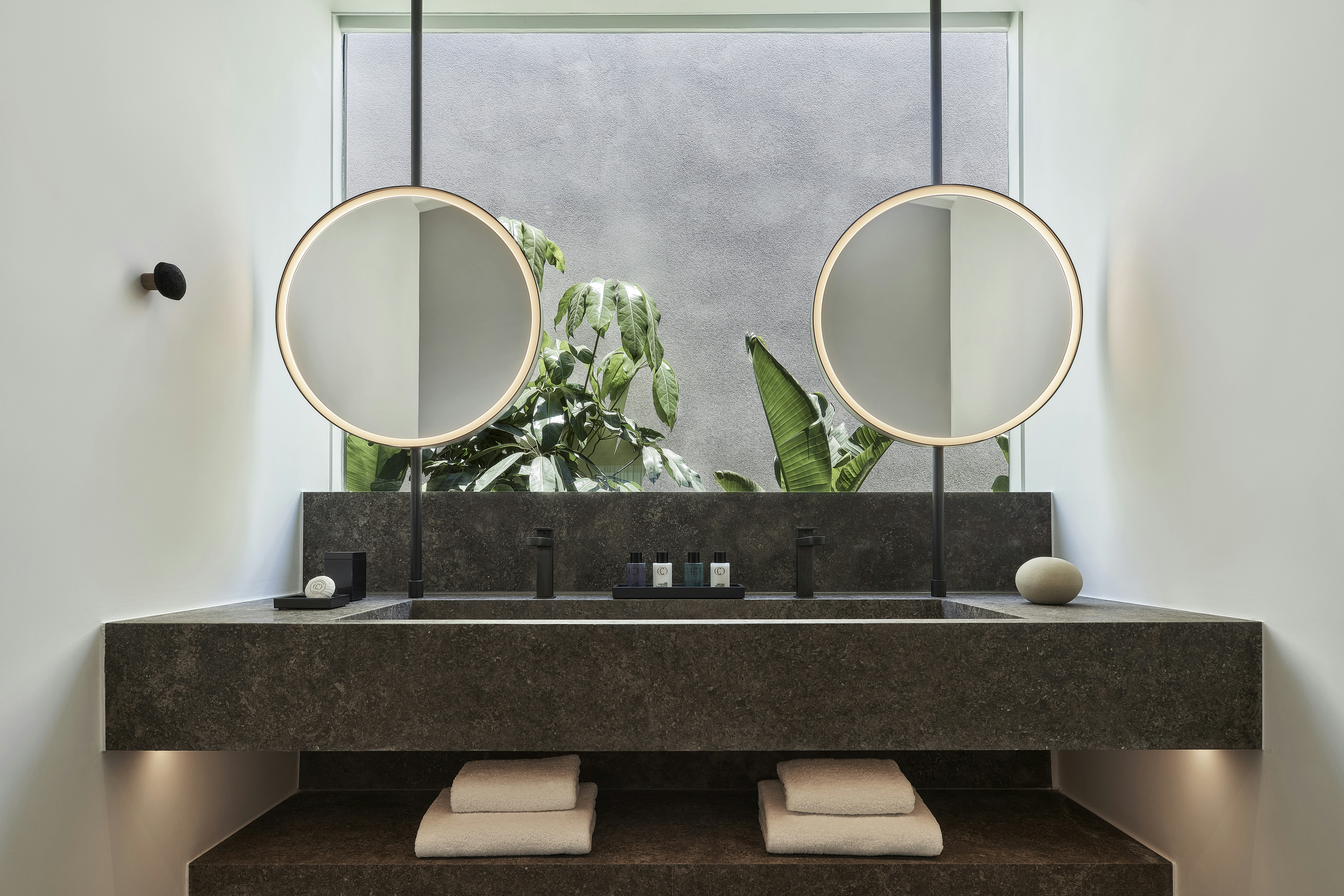 Hideaway Pool Suite - Bathroom