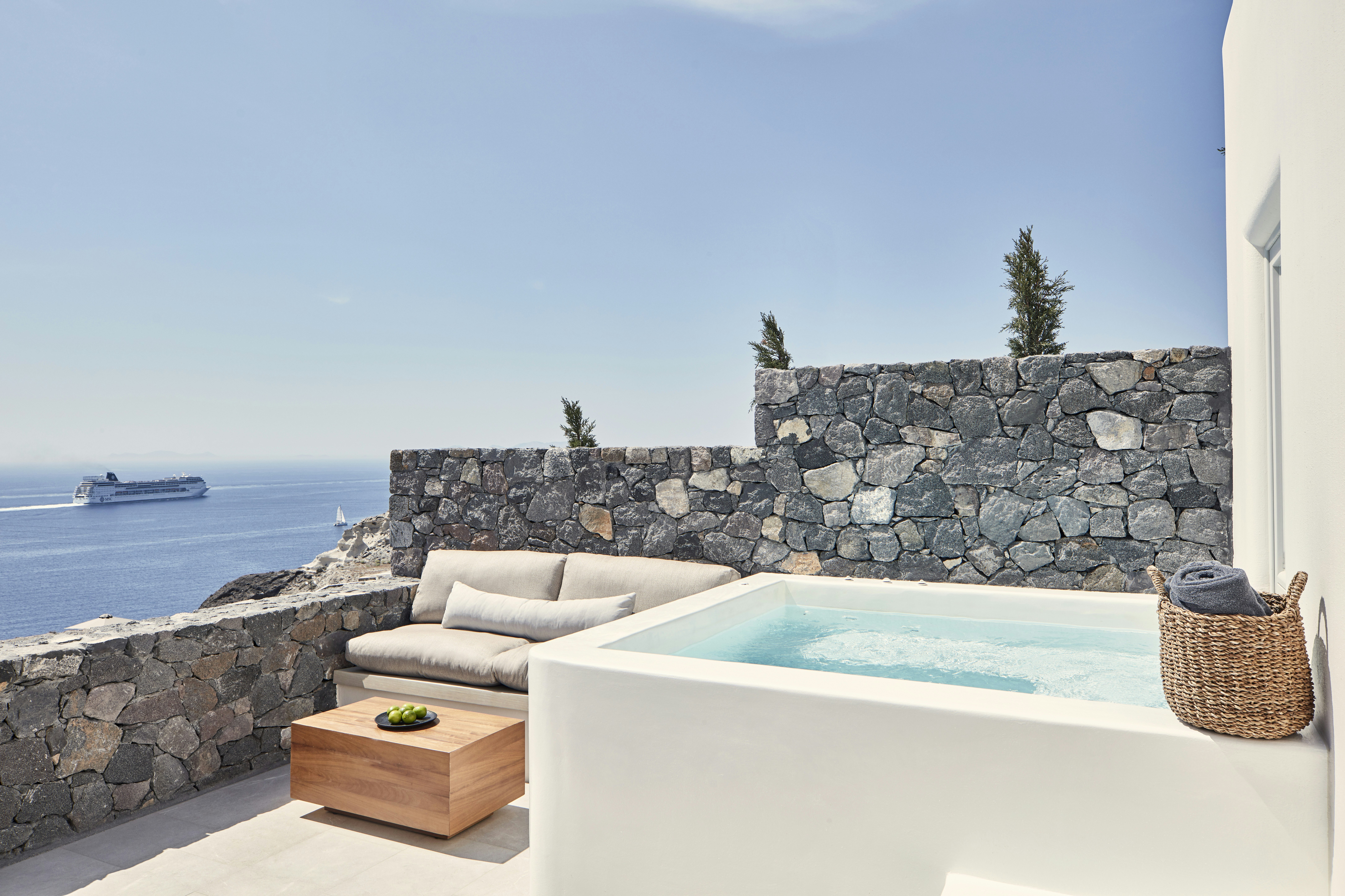 Honeymoon Suite with Plunge Pool - Terrace & Plunge Pool