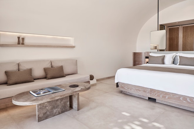 Pool Suite - Bedroom