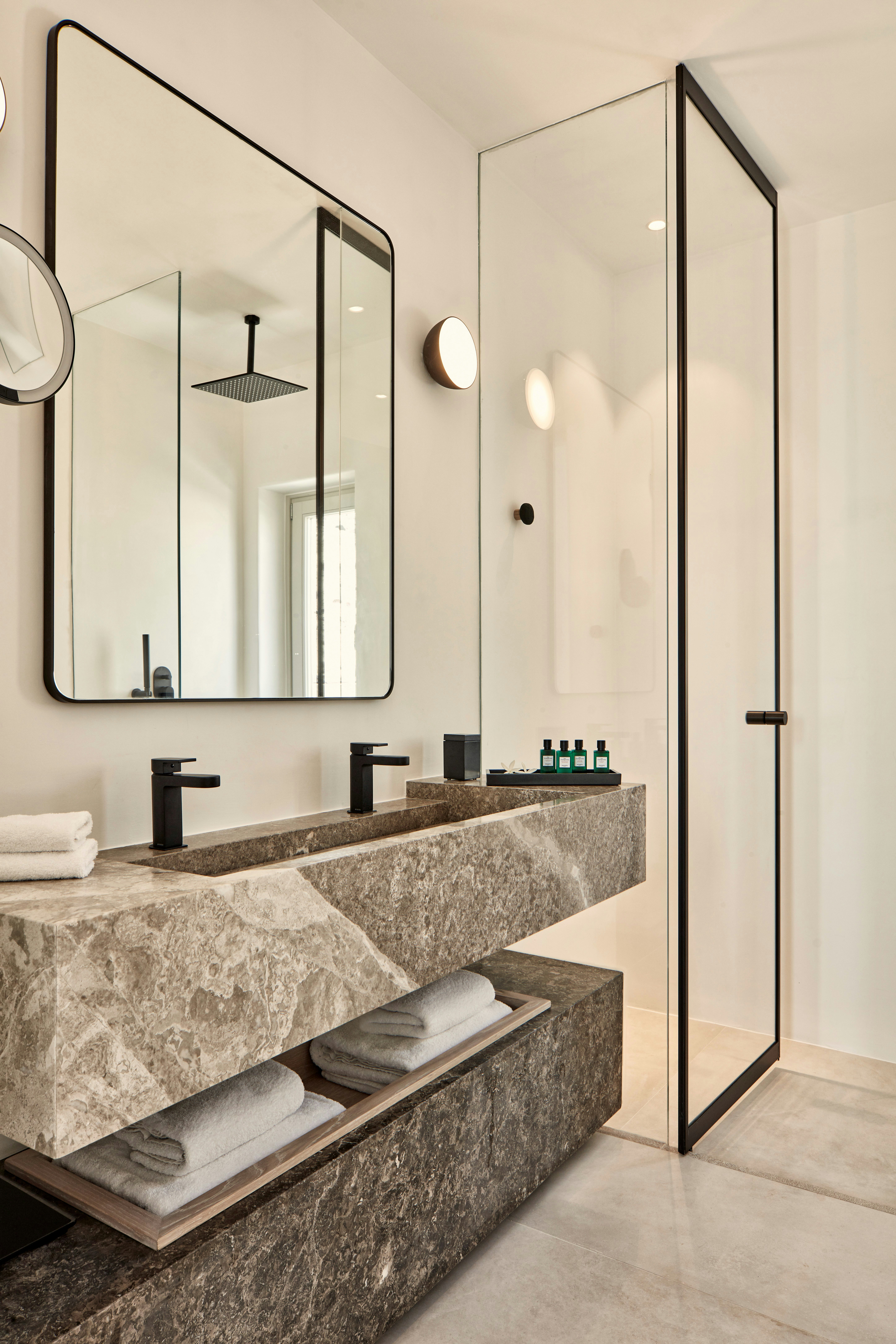 Deluxe Suite with Plunge Pool - Bathroom