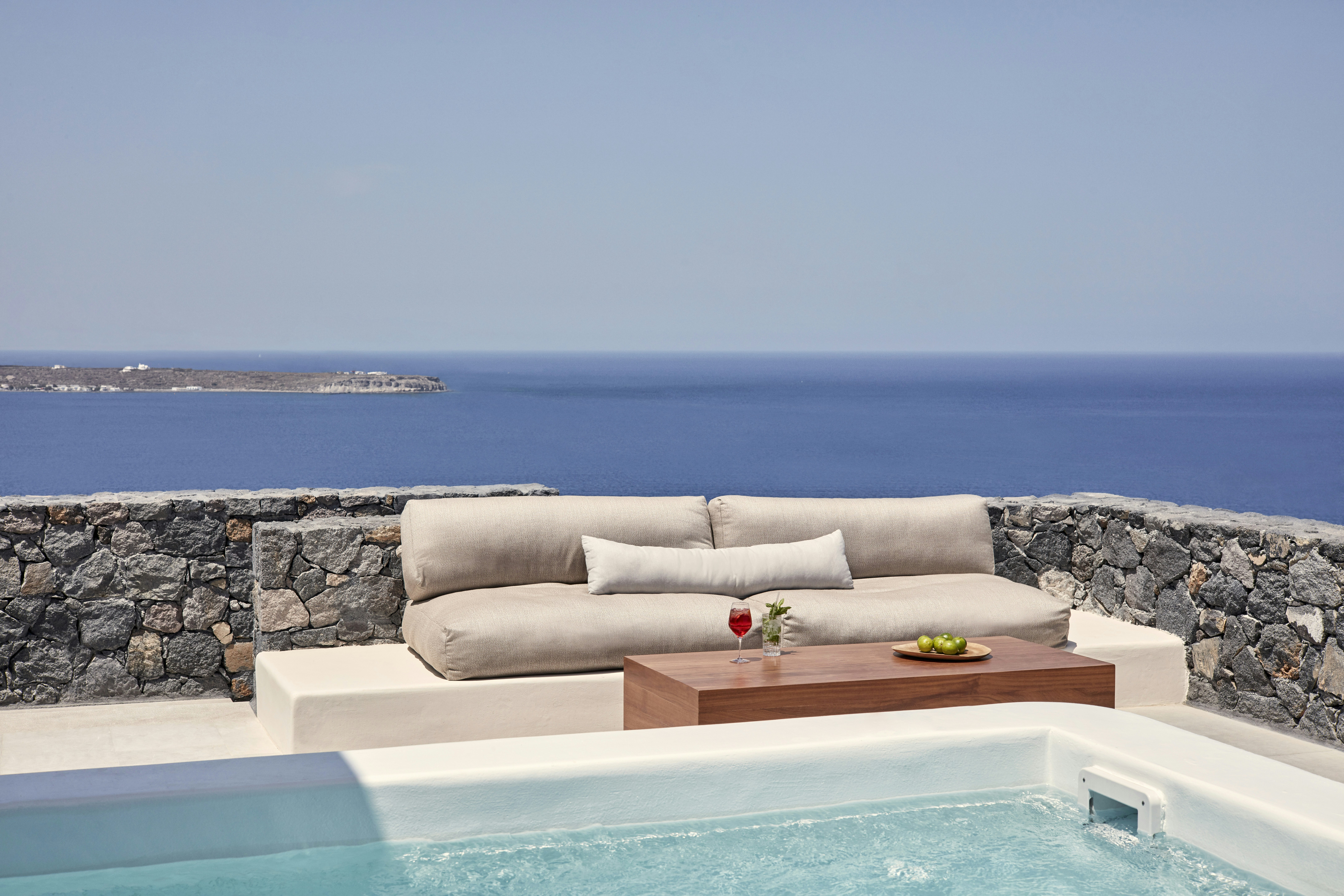 Honeymoon Suite with Plunge Pool - Terrace & Plunge Pool
