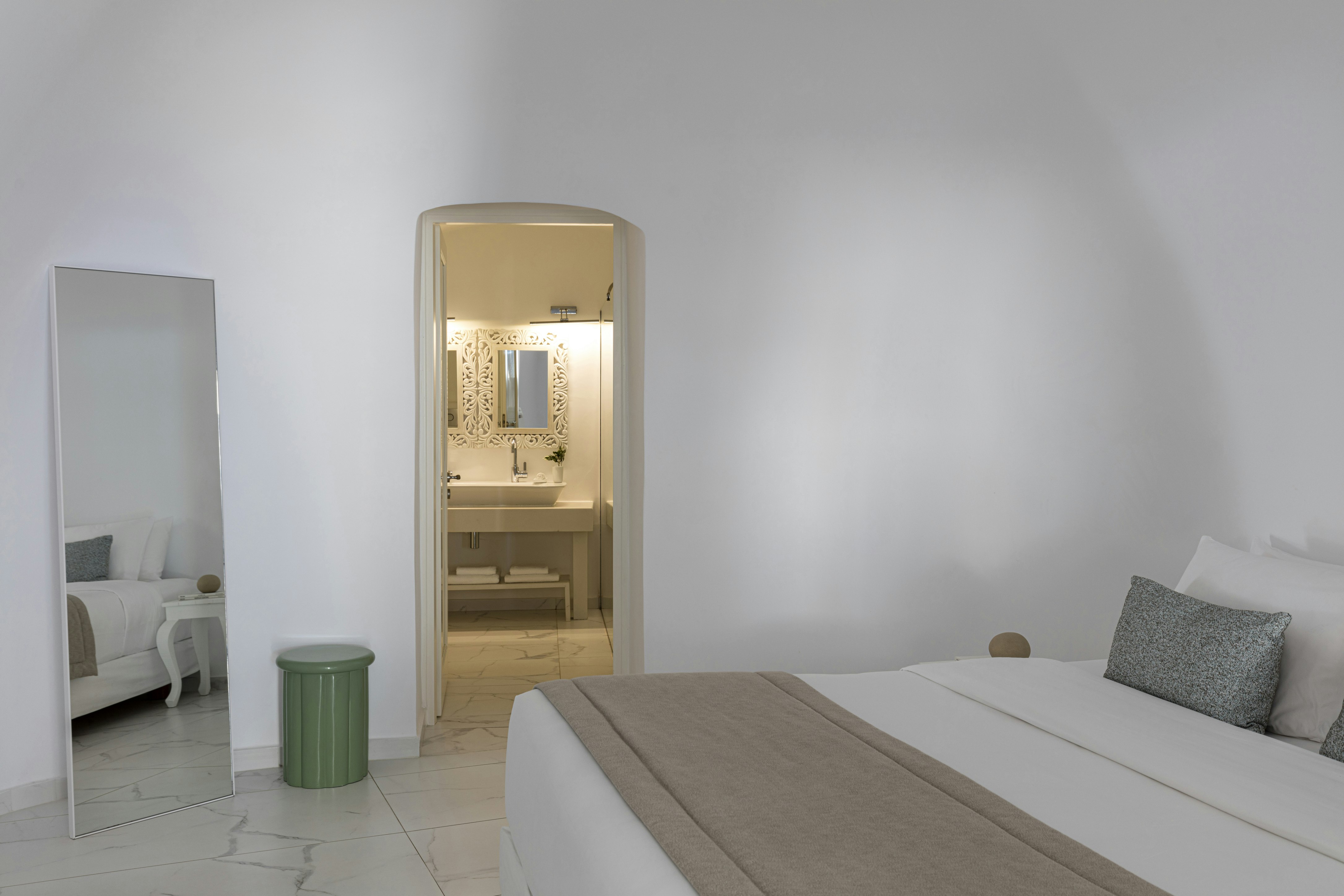 Junior Suite Plunge Pool - Bedroom