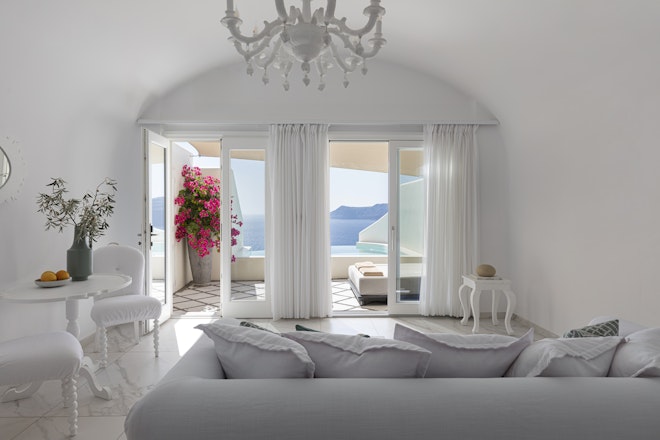 Pool Suite - Living Area