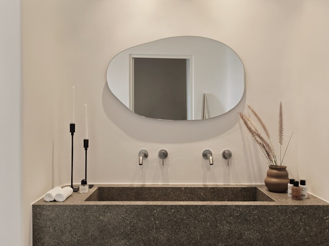 Executive Pool Suite - Bathroom