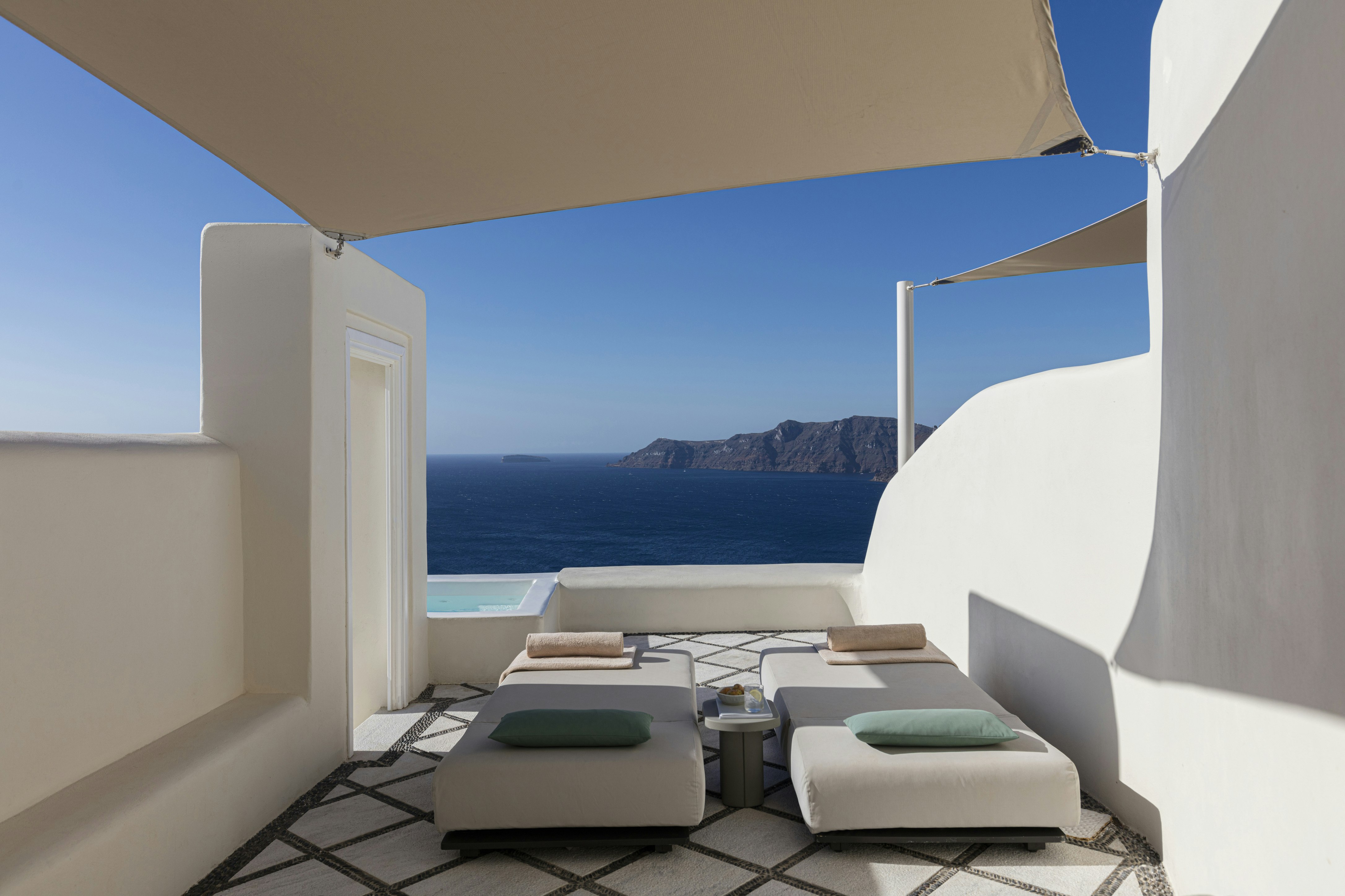 Honeymoon Suite Plunge Pool - Terrace