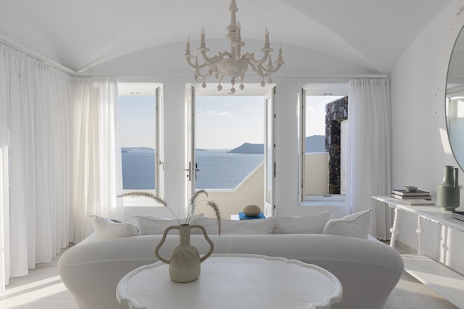 Executive Suite with Cave Pool - Living Area
