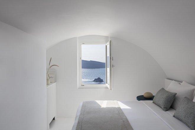 Canaves Suite with Pool - Bedroom