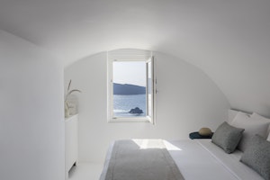 Canaves Suite with Pool - Bedroom