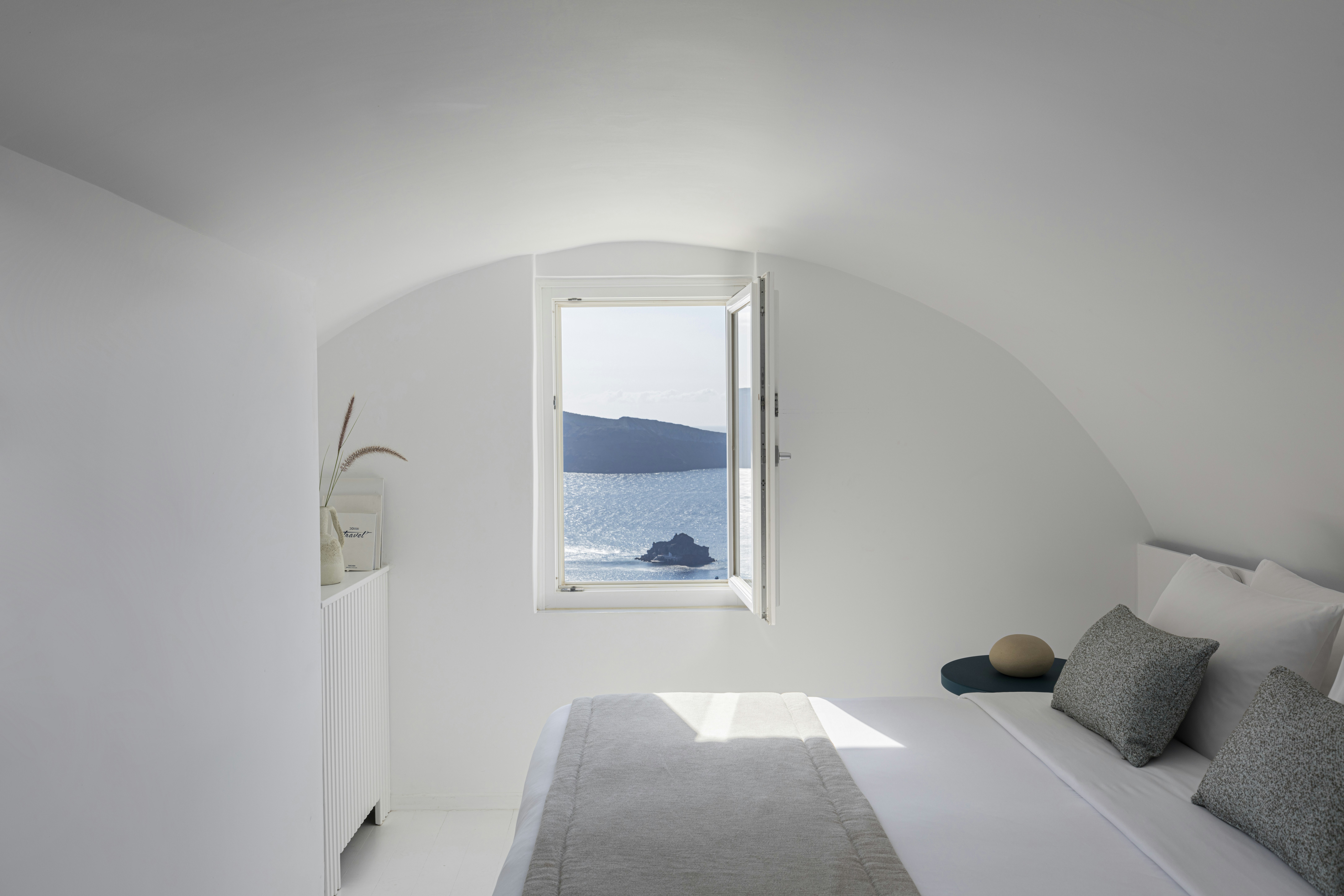 Canaves Suite with Pool - Bedroom