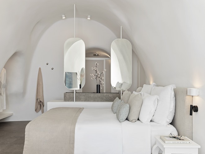 Executive Pool Suite - Bedroom